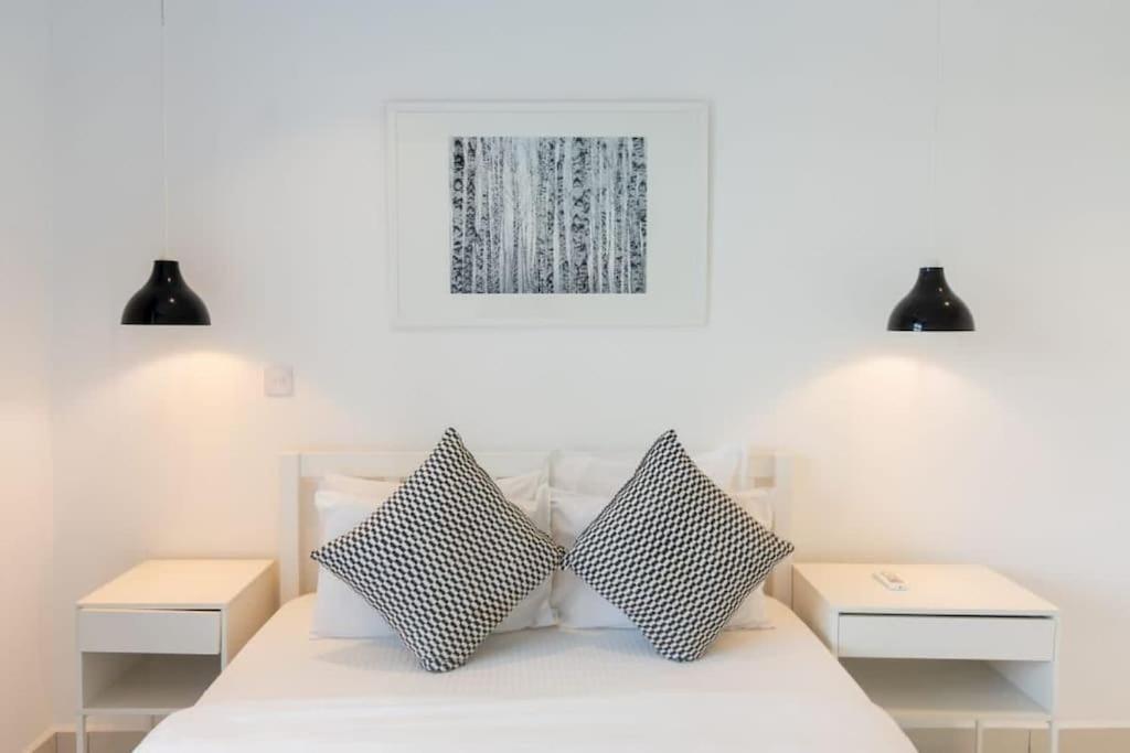 아크라 Cosy 2 Bed At Embassy Gardens 아파트 외부 사진